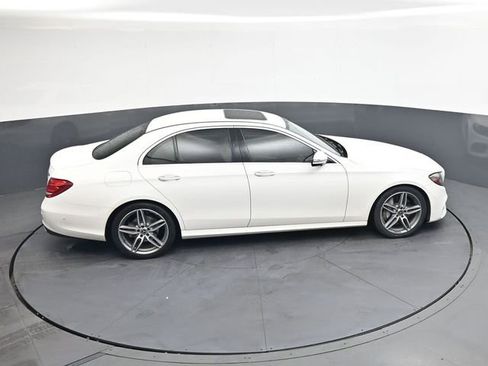 Used 2019 Mercedes-Benz E 300 image 21