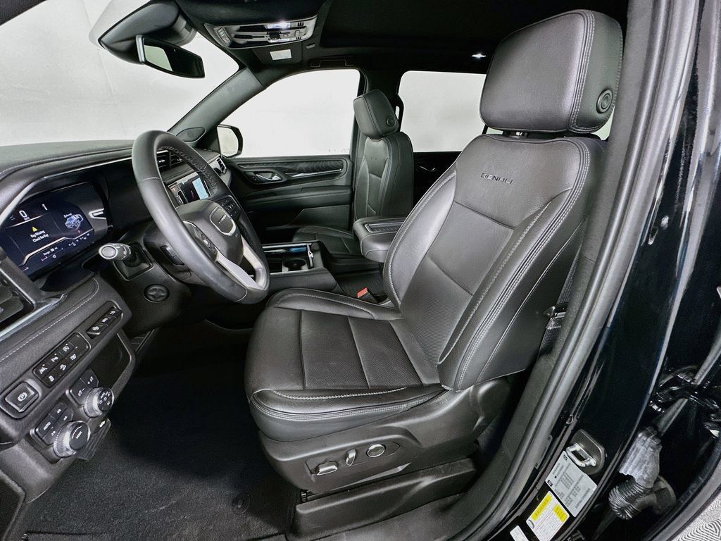 Used 2023 GMC Yukon XL Denali AWD/4WD image 21