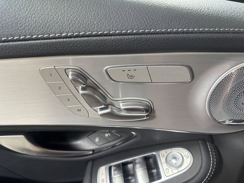 Used 2019 Mercedes-Benz GLC 300 4MATIC image 10