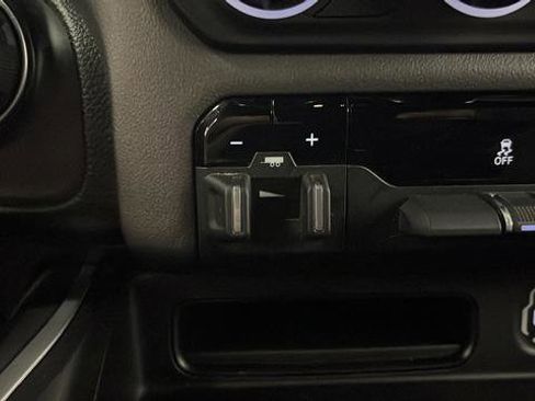 Used 2022 RAM 1500 Big Horn AWD/4WD image 30