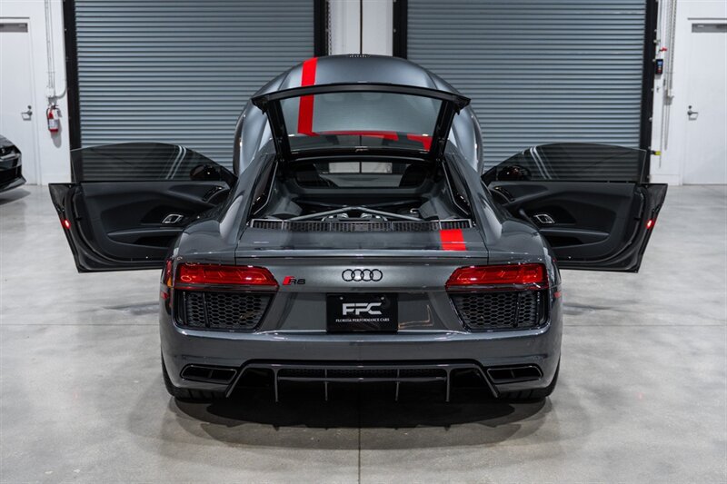 Used 2018 Audi R8 V10 RWD image 38