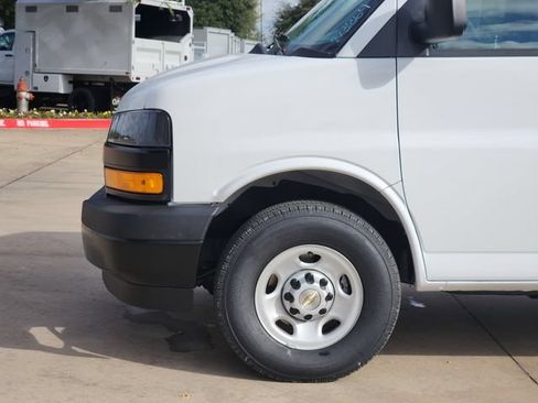 New 2025 Chevrolet Express 2500 Extended RWD image 14