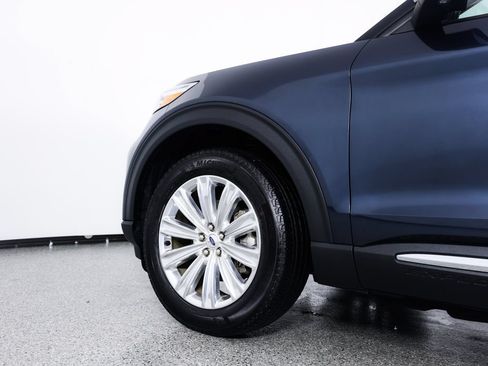 Used 2023 Ford Explorer Limited w/ Equipment Group 301A AWD/4WD image 6