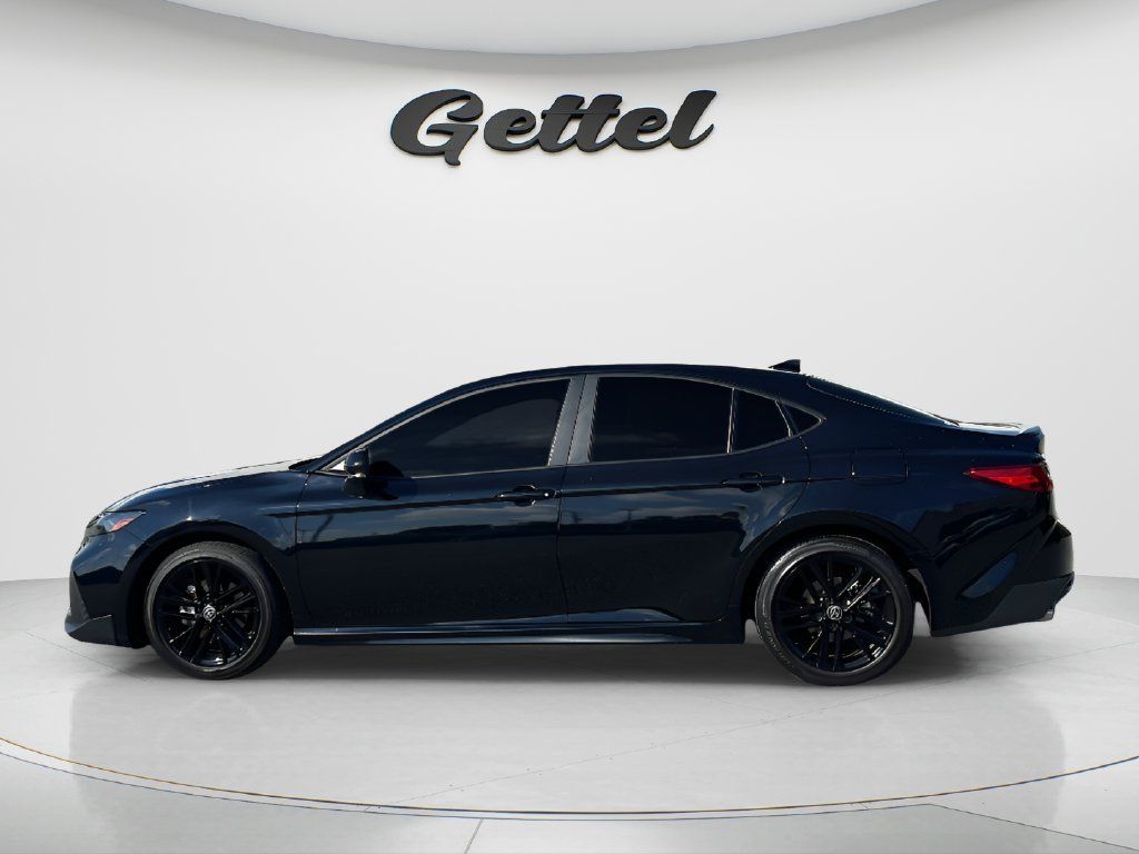 Used 2025 Toyota Camry SE FWD image 8