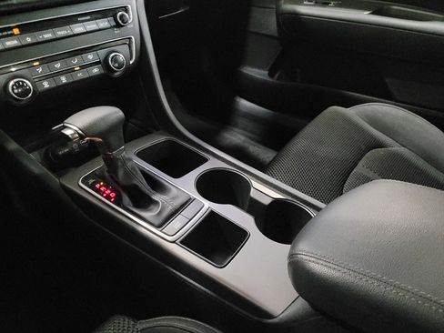 Used 2020 Kia Optima LX FWD image 26
