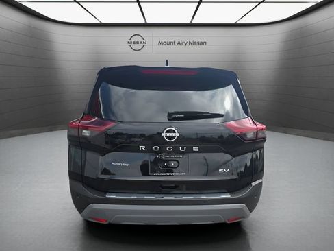 Certified 2023 Nissan Rogue SV FWD image 5