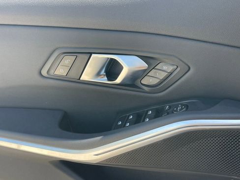 Used 2025 BMW 330i xDrive Sedan image 6