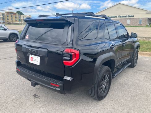 Used 2025 Toyota 4Runner SR5 image 8