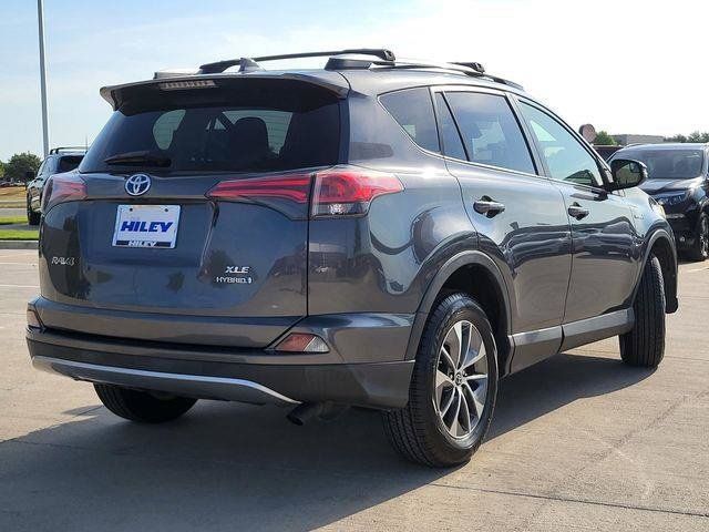 Used 2018 Toyota RAV4 XLE AWD/4WD image 4