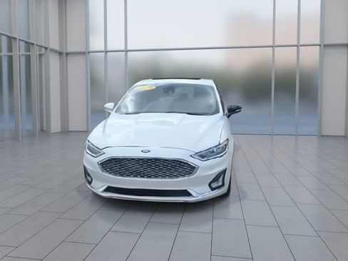 Used 2019 Ford Fusion Titanium FWD image 3