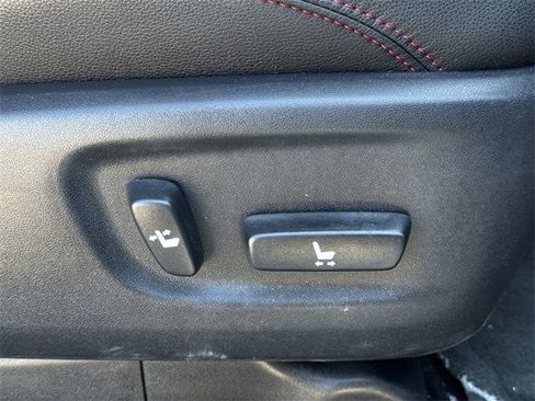 Used 2018 Toyota 4Runner TRD Off-Road Premium image 32