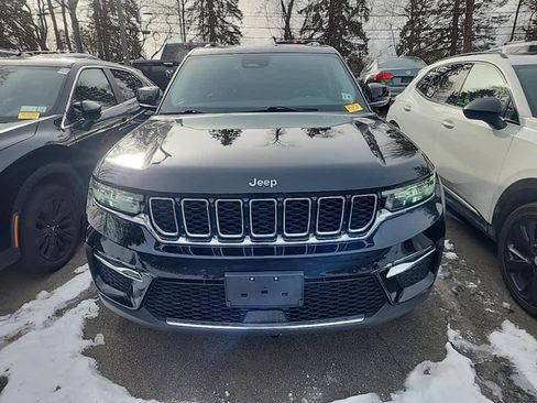 Used 2022 Jeep Grand Cherokee Limited image 3