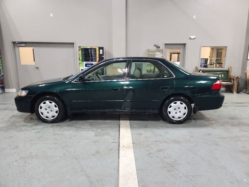 Used 1999 Honda Accord LX image 1