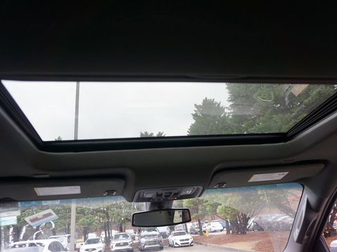 Used 2019 GMC Sierra 1500 SLT image 13