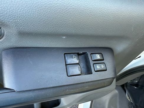 Used 2018 Nissan NV 2500 SV image 10