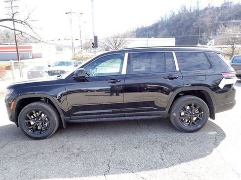New 2026 Jeep Grand Cherokee L 4WD image 2