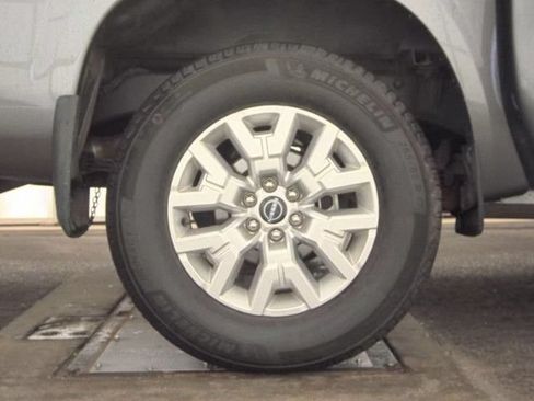 Used 2023 Nissan Frontier SV w/ SV Premium Package AWD/4WD image 8