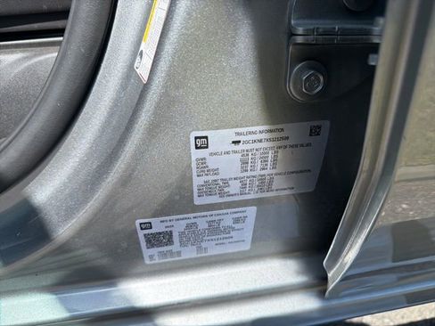 Used 2025 Chevrolet Silverado 2500 LT w/ Convenience Package image 11