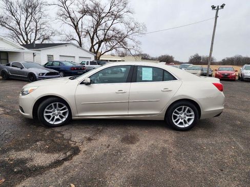 Used 2015 Chevrolet Malibu LT w/ Power Convenience Package image 9