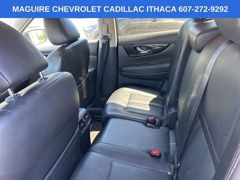 Used 2019 Nissan Rogue SL w/ Premium Package AWD/4WD image 8