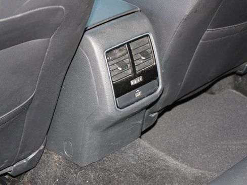 Used 2018 Volkswagen Passat 3.6 image 18