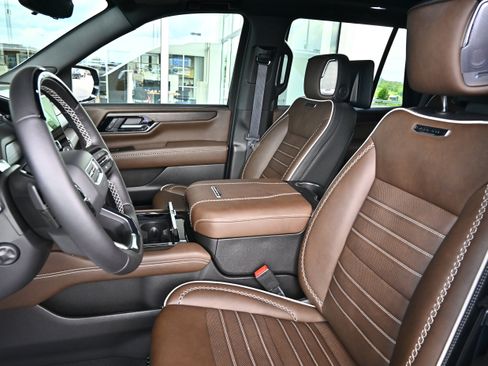 Used 2026 GMC Yukon Denali Ultimate AWD/4WD image 29