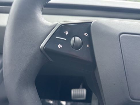 Used 2024 Tesla Cybertruck AWD Crew Cab image 17