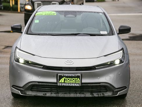 Used 2024 Toyota Prius LE image 2