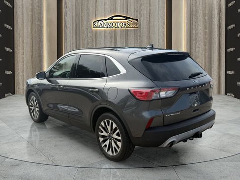 Used 2020 Ford Escape Titanium image 7
