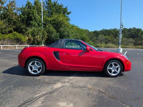 Used 2002 Toyota MR2 RWD image 5