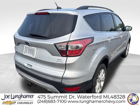Used 2017 Ford Escape SE w/ Equipment Group 201A FWD image 3