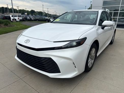 Used 2025 Toyota Camry LE FWD image 3