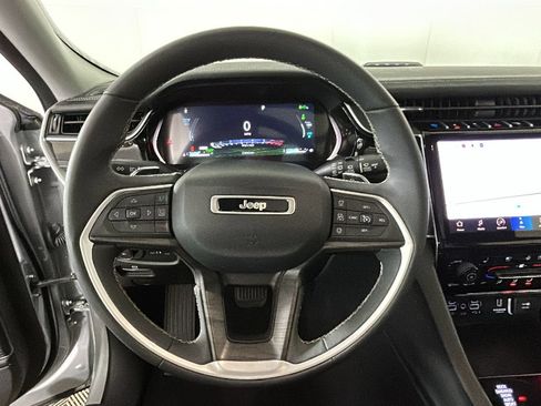 Used 2023 Jeep Grand Cherokee 4WD 4xe w/ Luxury Tech Group II image 18