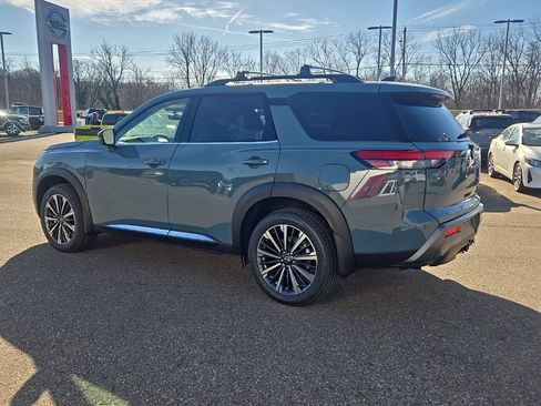 New 2026 Nissan Pathfinder Platinum image 5