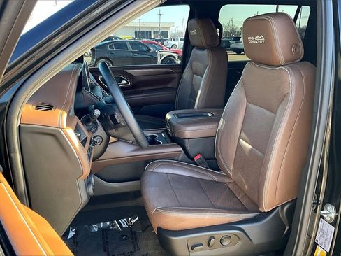 Used 2023 Chevrolet Suburban High Country image 24