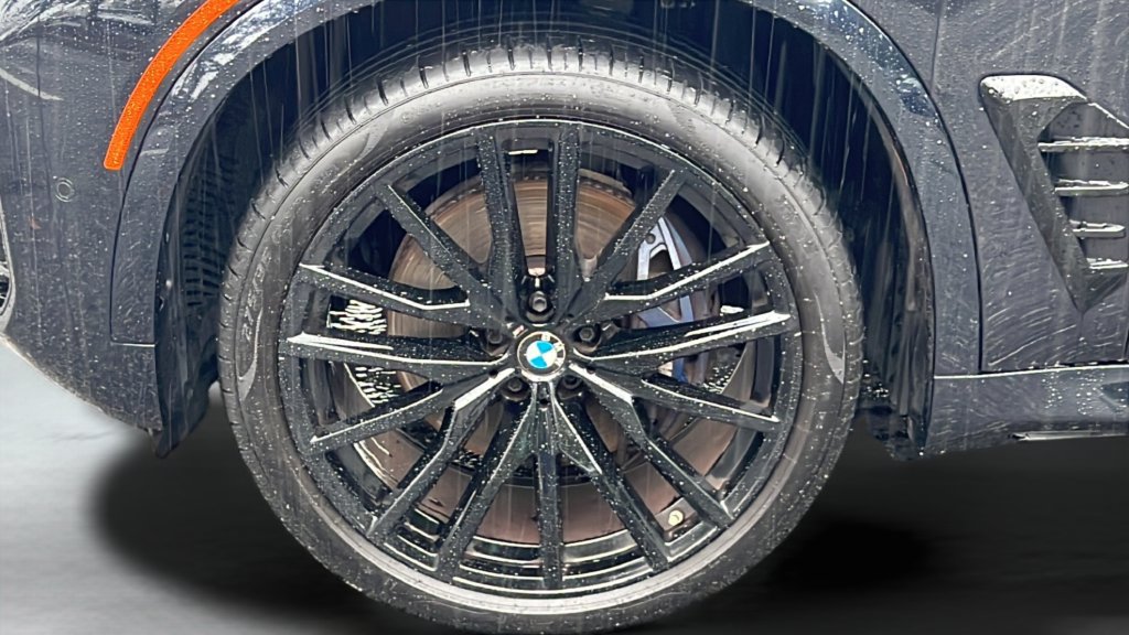 Certified 2024 BMW X5 xDrive40i w/ M Sport Package AWD/4WD image 10