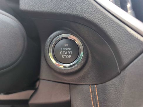 Used 2020 Subaru Crosstrek 2.0i Limited w/ Moonroof Package w/Navigation AWD/4WD image 18