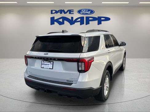 Used 2026 Ford Explorer Active AWD/4WD image 7