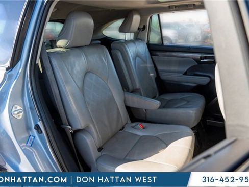 Used 2020 Toyota Highlander Platinum image 28