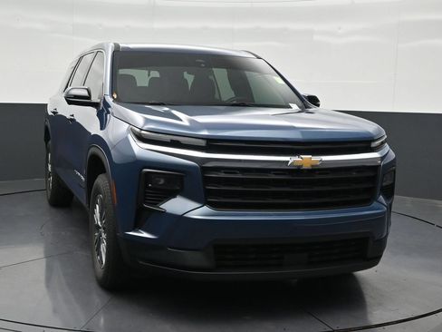 Used 2024 Chevrolet Traverse LS FWD image 8