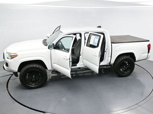 Used 2023 Toyota Tacoma SR AWD/4WD image 33
