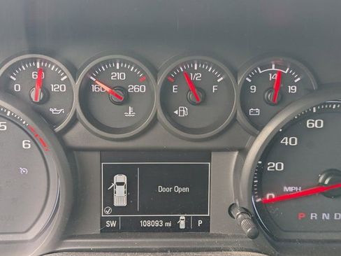 Used 2020 Chevrolet Silverado 1500 Custom w/ Custom Value Package image 19