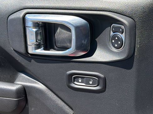 Used 2026 Jeep Gladiator Mojave AWD/4WD image 22