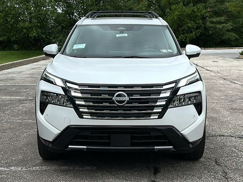 New 2025 Nissan Rogue Platinum image 4