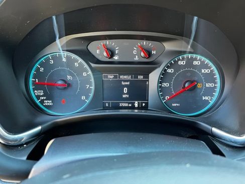 Used 2018 Chevrolet Equinox LT FWD image 9
