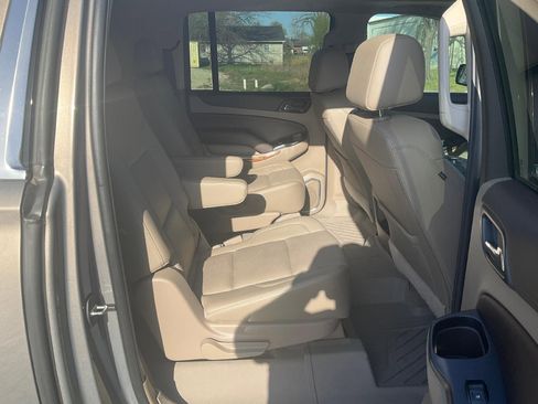 Used 2019 Chevrolet Suburban Premier image 14