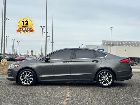 Used 2017 Ford Fusion SE image 4