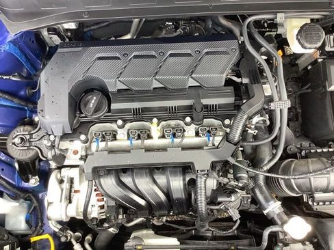 Certified 2025 Hyundai Venue SEL FWD image 29