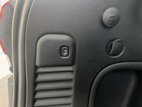 Used 2022 Jeep Grand Cherokee Laredo X image 15