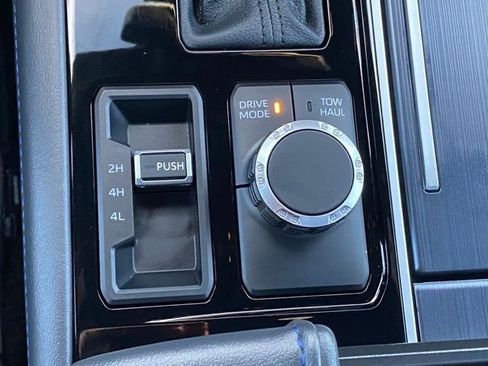 Used 2025 Toyota Sequoia Platinum image 22